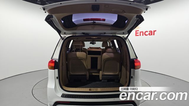 Kia Canival 2016 — photo 20