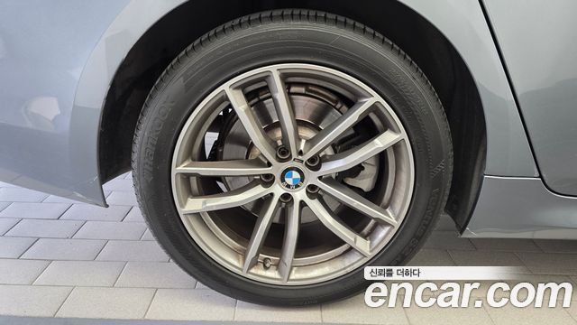 BMW 5-Series 2017 — photo 5