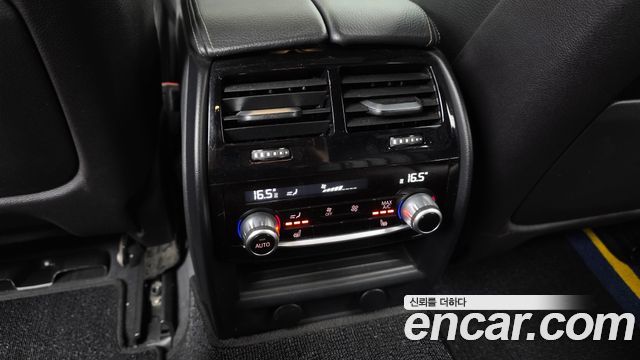 BMW 5-Series 2017 — photo 18