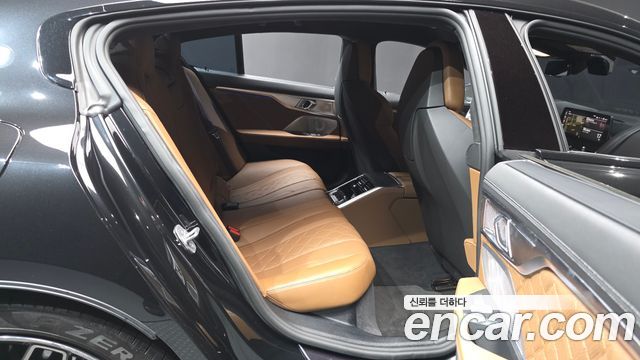 BMW M8 2024 — photo 18