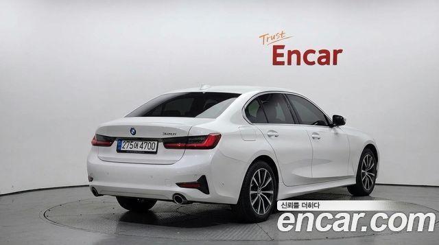 BMW 3-Series 2021 — photo 2