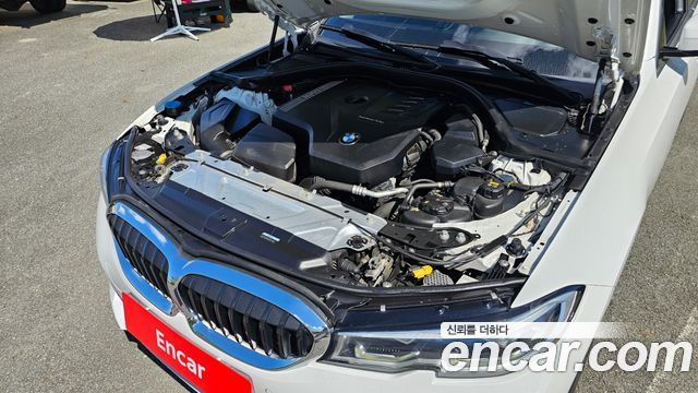 BMW 3-Series 2021 — photo 6
