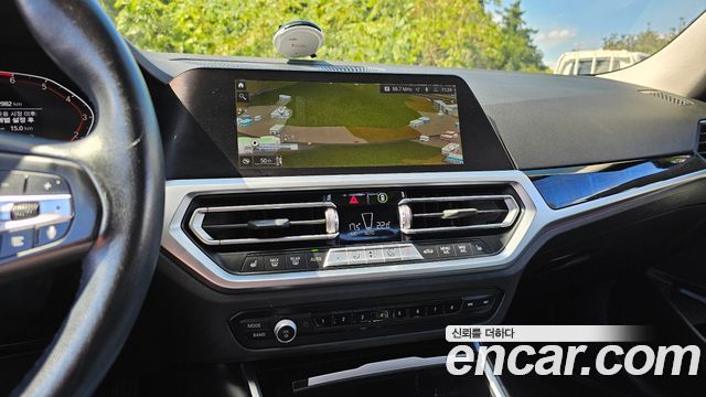 BMW 3-Series 2021 — photo 12