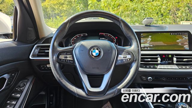 BMW 3-Series 2021 — photo 13