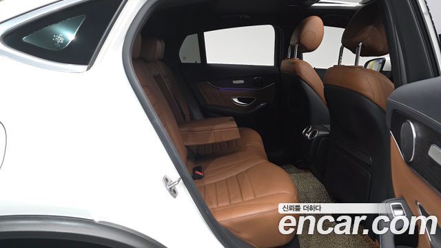 Mercedes-Benz GLC-Class 2023 — photo 17