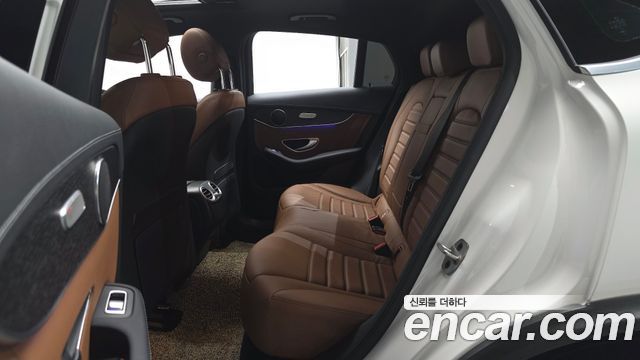 Mercedes-Benz GLC-Class 2023 — photo 18