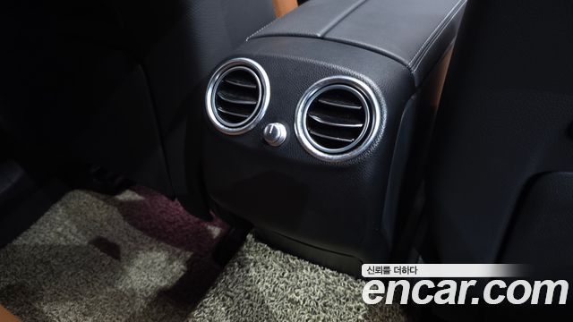 Mercedes-Benz GLC-Class 2023 — photo 31
