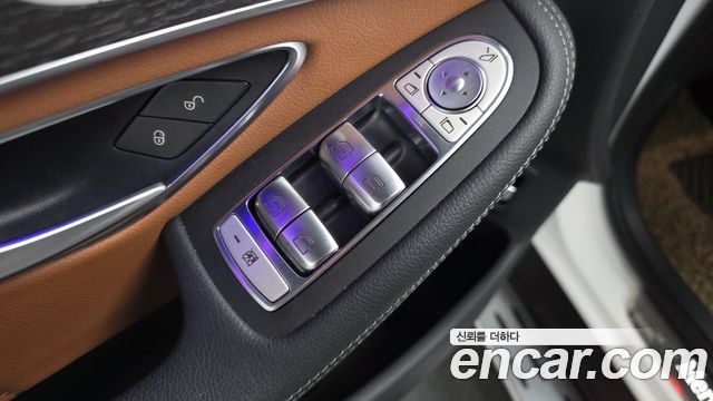 Mercedes-Benz GLC-Class 2023 — photo 35