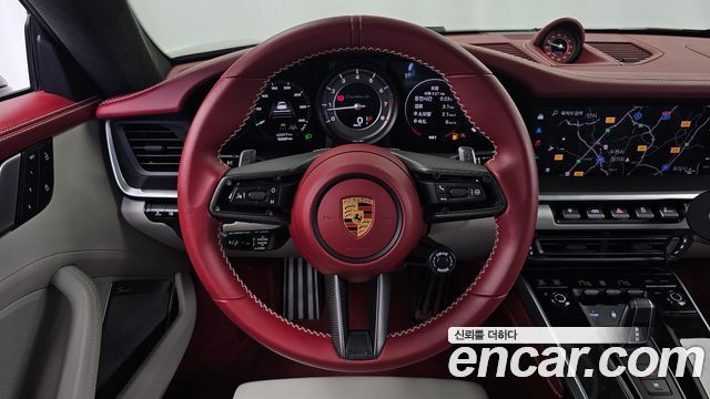 Porsche 911 2023 — photo 19