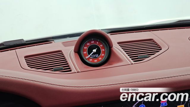 Porsche 911 2023 — photo 24