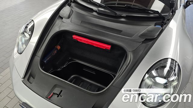 Porsche 911 2023 — photo 26