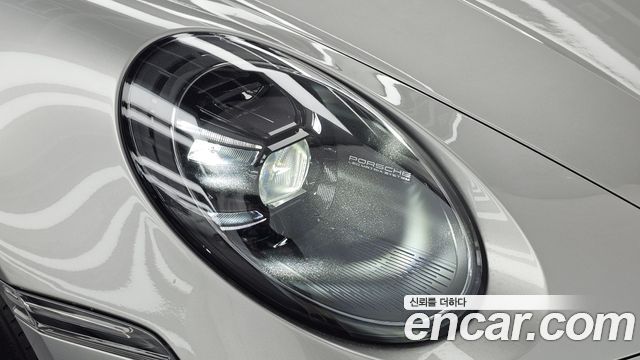 Porsche 911 2023 — photo 8