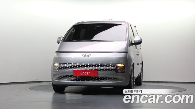 Hyundai Staria 2022 — photo 3