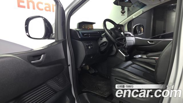 Hyundai Staria 2022 — photo 10