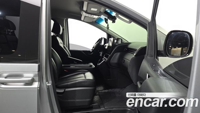 Hyundai Staria 2022 — photo 11