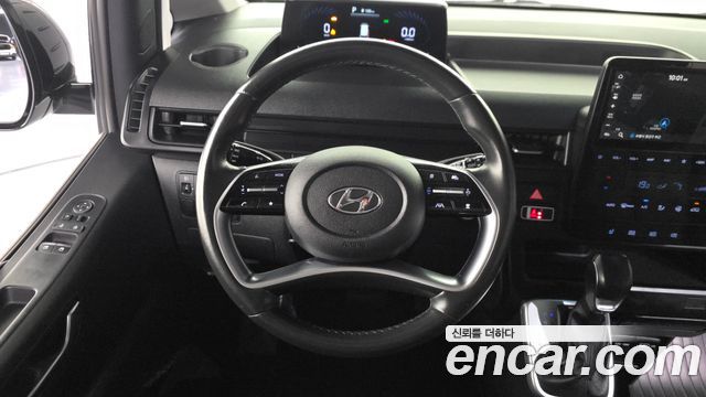Hyundai Staria 2022 — photo 14