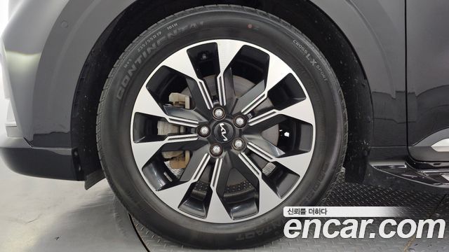 Kia Canival 2023 — photo 5