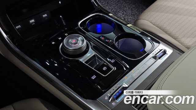 Kia Canival 2023 — photo 12