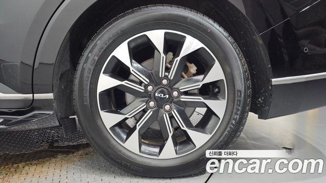 Kia Canival 2023 — photo 7