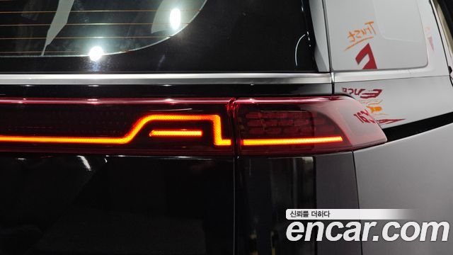 Kia Canival 2023 — photo 9