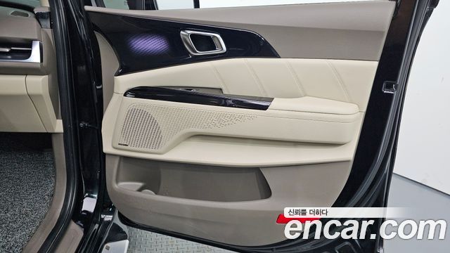 Kia Canival 2023 — photo 15