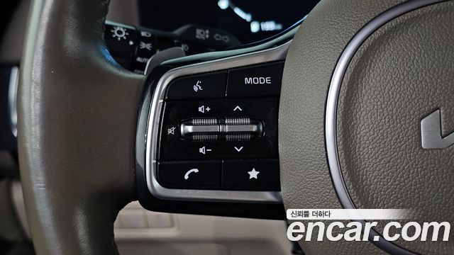Kia Canival 2023 — photo 30