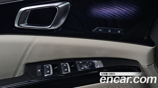 Kia Canival 2023 — photo 35