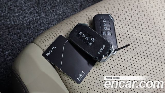 Kia Canival 2023 — photo 37