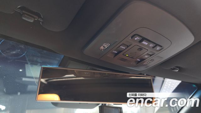 Toyota Camry 2025 — photo 31