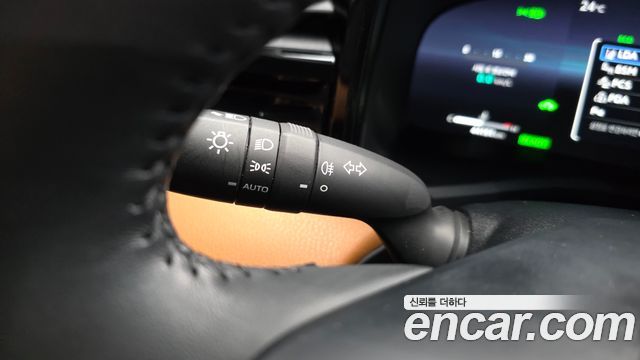 Toyota Camry 2025 — photo 32
