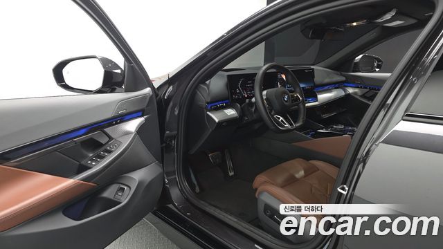 BMW 5-Series 2024 — photo 13