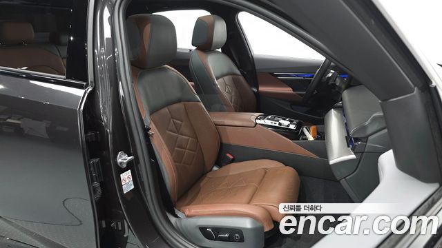 BMW 5-Series 2024 — photo 16