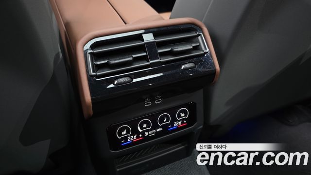 BMW 5-Series 2024 — photo 36