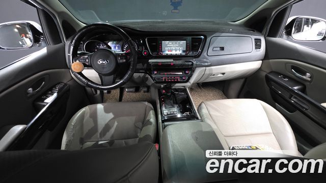 Kia Canival 2015 — photo 10