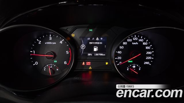 Kia Canival 2015 — photo 11