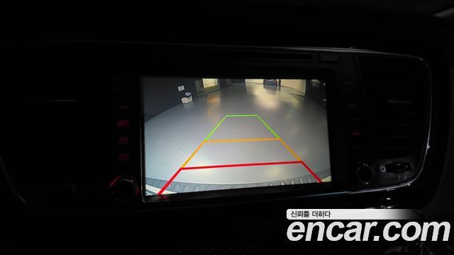 Kia Canival 2015 — photo 21