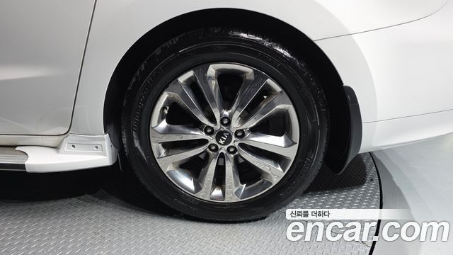 Kia Canival 2015 — photo 7