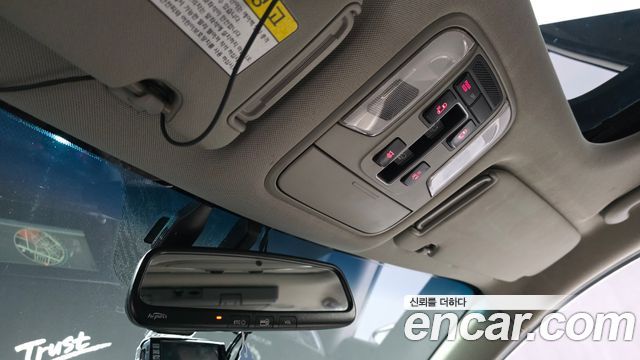 Kia Canival 2015 — photo 32