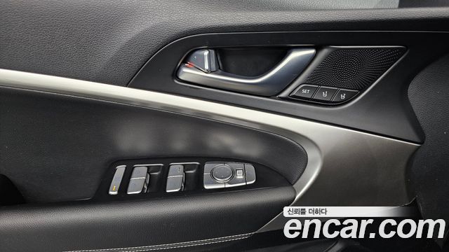 Genesis G70 2023 — photo 30
