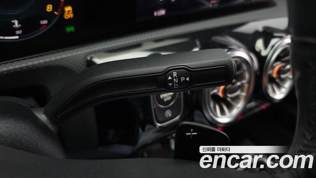 Mercedes-Benz A-Class 2021 — photo 12
