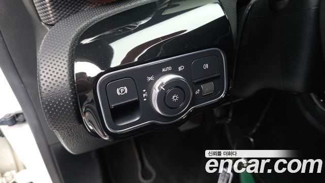 Mercedes-Benz A-Class 2021 — photo 25