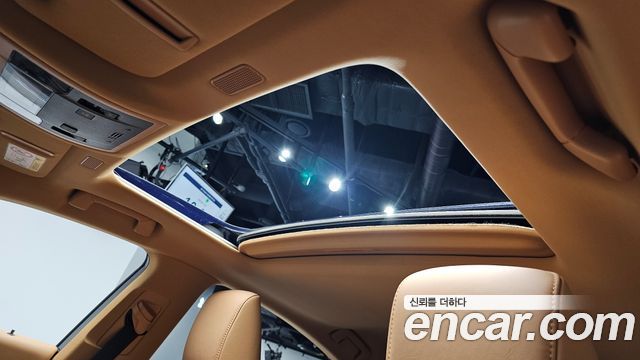 Lexus ES 2022 — photo 24