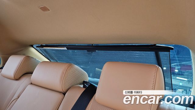 Lexus ES 2022 — photo 28