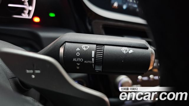 Lexus ES 2022 — photo 36