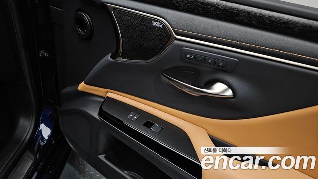 Lexus ES 2022 — photo 38