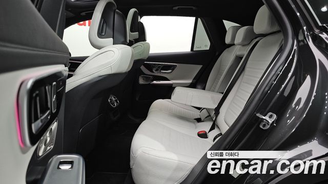 Mercedes-Benz GLC-Class 2023 — photo 11