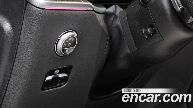 Mercedes-Benz GLC-Class 2023 — photo 13