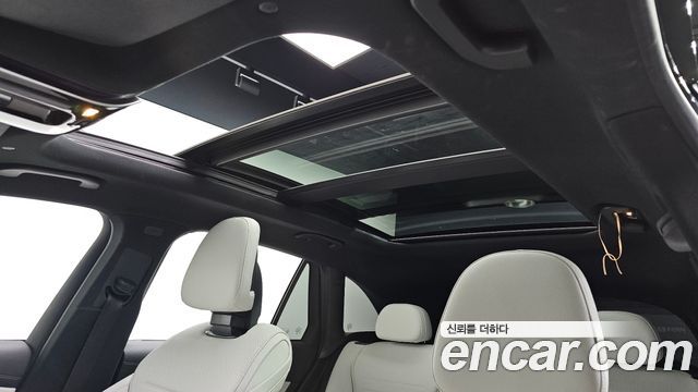 Mercedes-Benz GLC-Class 2023 — photo 16