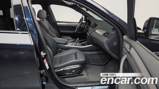 BMW X4 2017 — photo 11
