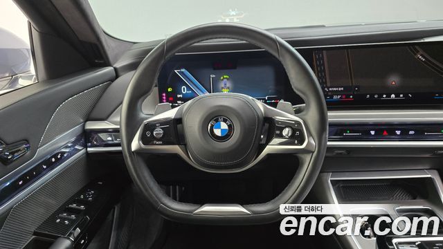 BMW 7-Series 2023 — photo 13
